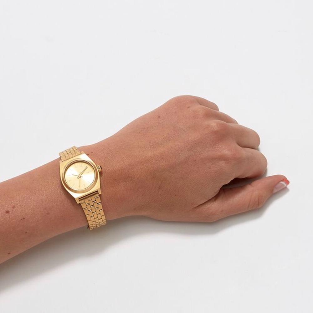 Nixon Watch - Picture 5 of 5